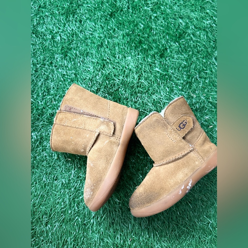 UGG Keelan II Boot
Chestnut (Toddler)‎ Size 7 - Picture 2 of 9